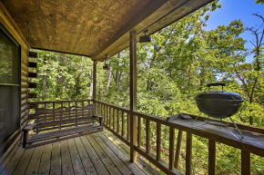 Secluded Studio with Deck, about 8 Miles to Beaver Lake!
